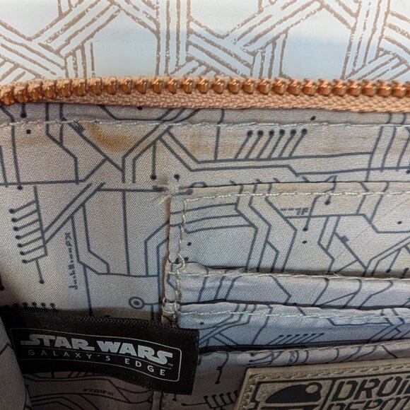 Disney Star Wars Galaxy's Edge BB-8/R2-D2 Light Up Phone Case Wallet - Picture 10 of 13